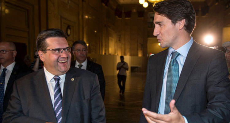 Tuesday morning's formal meeting between Montreal Mayor Denis Coderre (left) and Justin Trudeau will have been their first since last fall's federal election. (Paul Chiasson/Canadian Press)