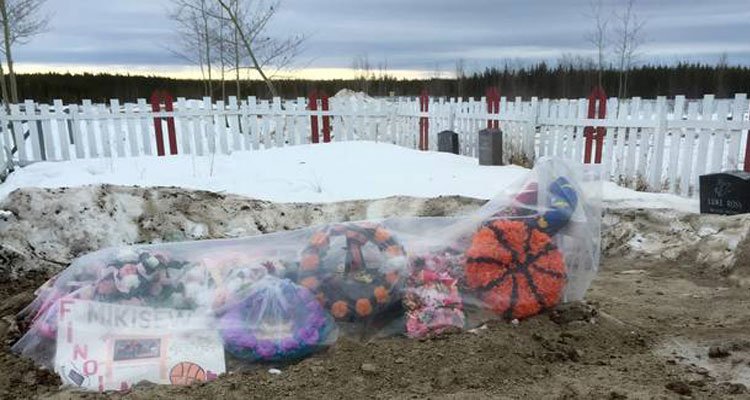 Grave site for Finola Muswaggon, who died at Cross lake Manitoba Reserve in March 2016. She was 14. (Ann Mary for The Globe and Mail)